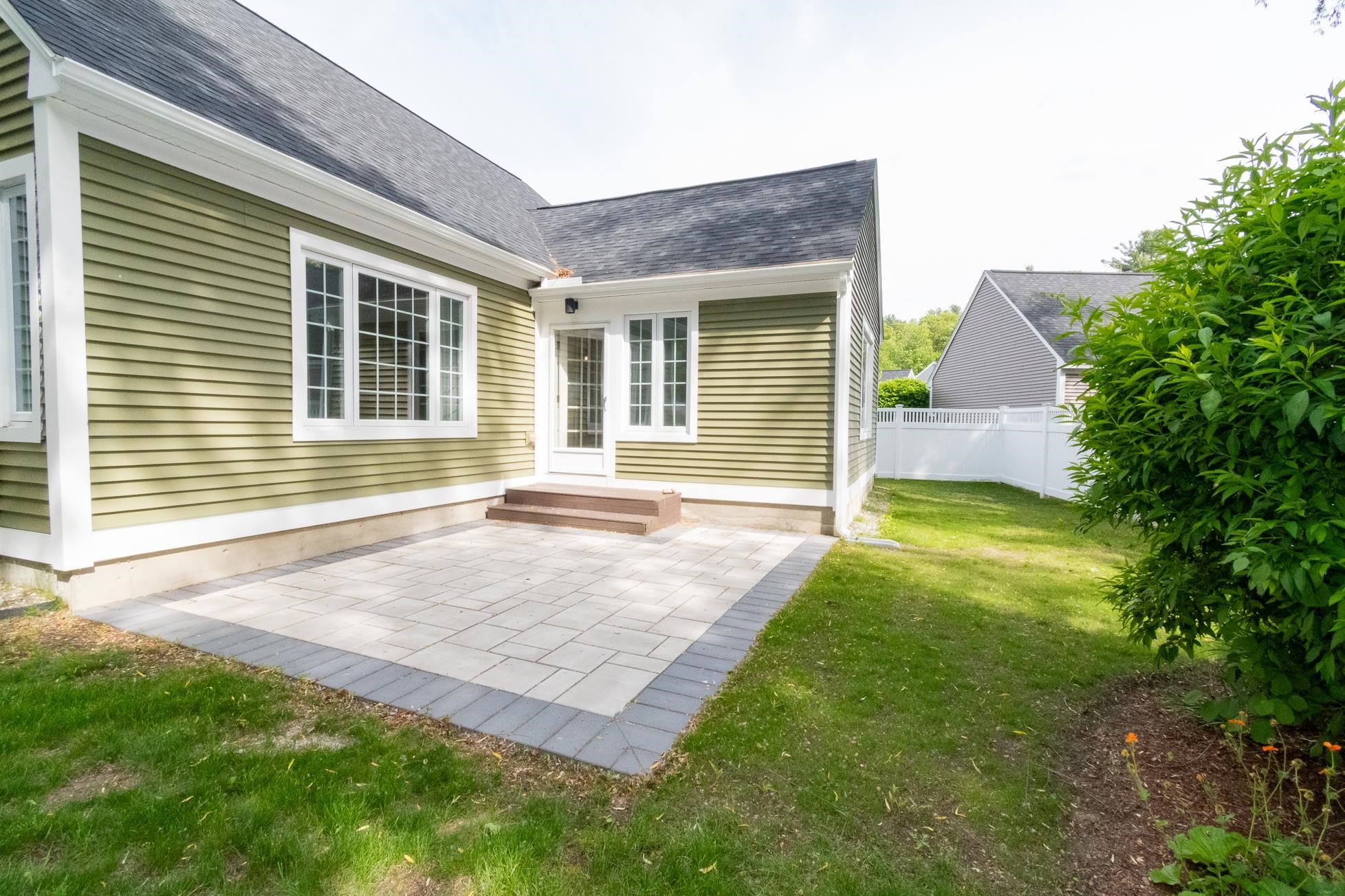 152 Straw Hill Road Manchester, NH 03104 - Photo 33 of 40