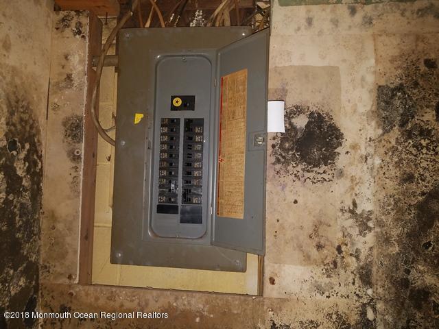 1192 Toms River Road Jackson, NJ 08527 - Photo 31 of 40 electric panel
