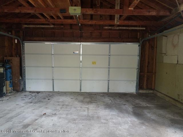 1192 Toms River Road Jackson, NJ 08527 - Photo 33 of 40 garage. (2)