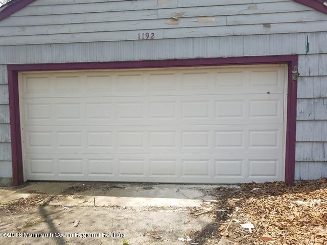 1192 Toms River Road Jackson, NJ 08527 - Photo 34 of 40 garage