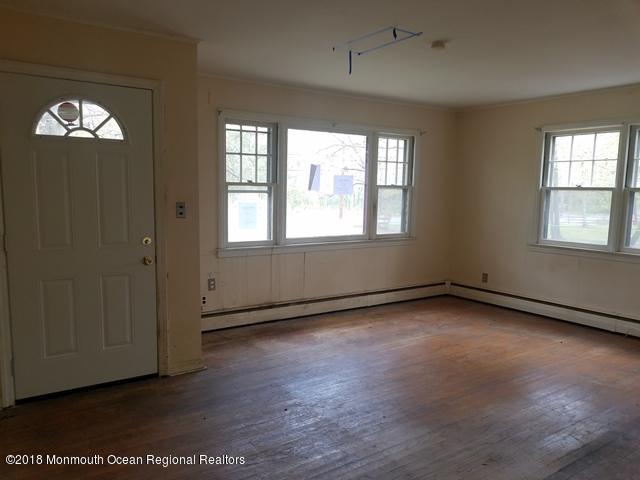 1192 Toms River Road Jackson, NJ 08527 - Photo 10 of 40 living room (3)