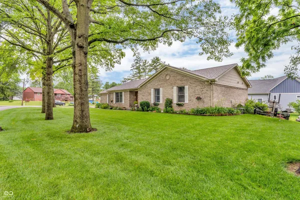 $715,000 | 101 Jefferson Valley, Coatesville, IN 46121