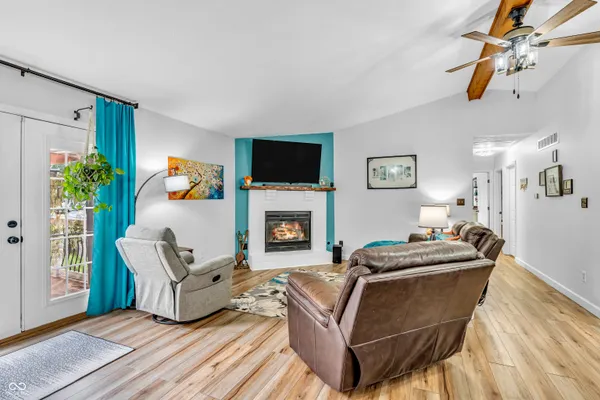 $715,000 | 101 Jefferson Valley, Coatesville, IN 46121