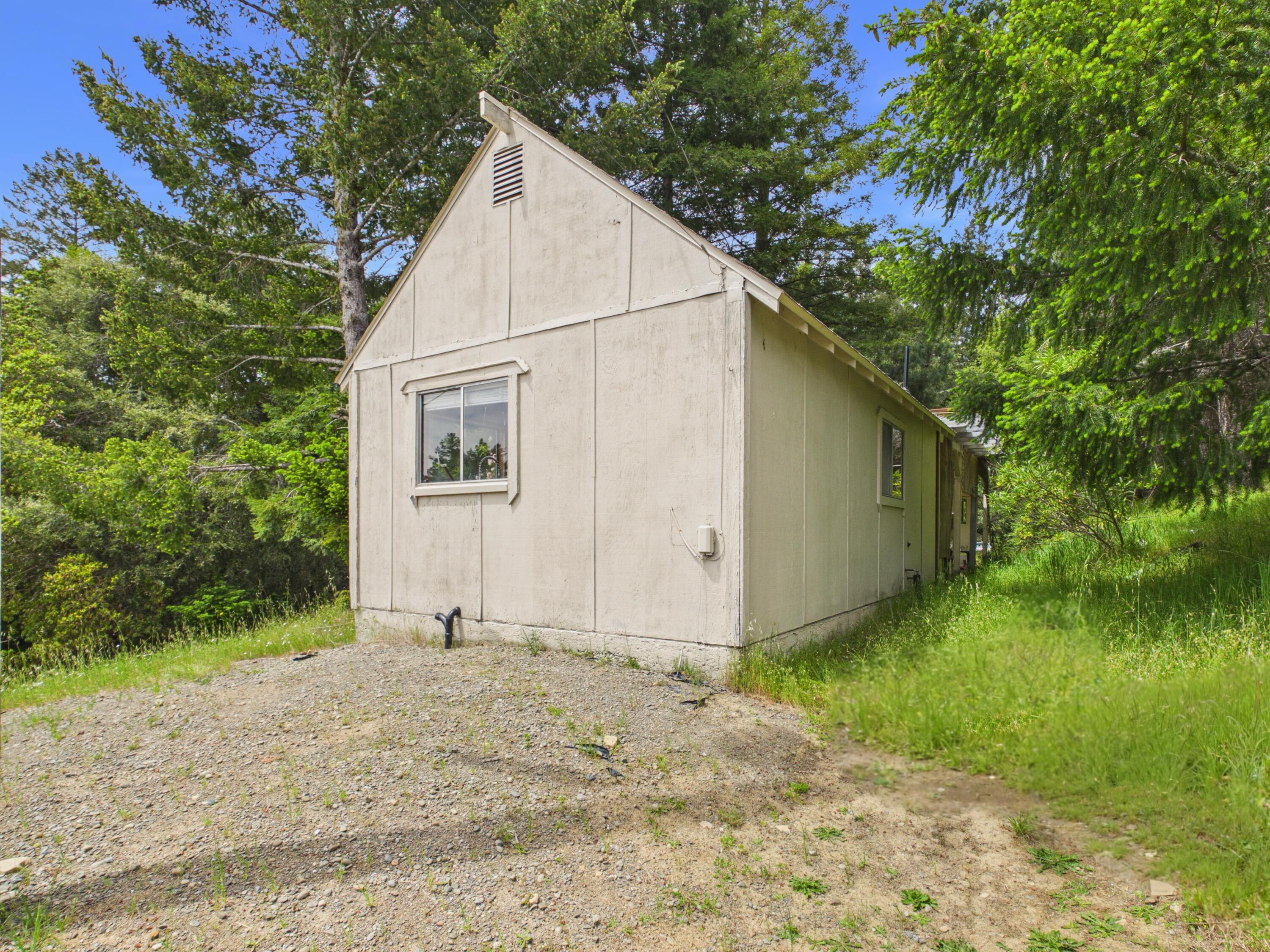 565 Bear Pen Road Piercy, CA 95587 - Photo 15 of 24