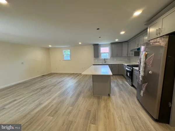 $3,000 | 109 East Park Avenue, Unit 2, Hamilton, NJ 08610