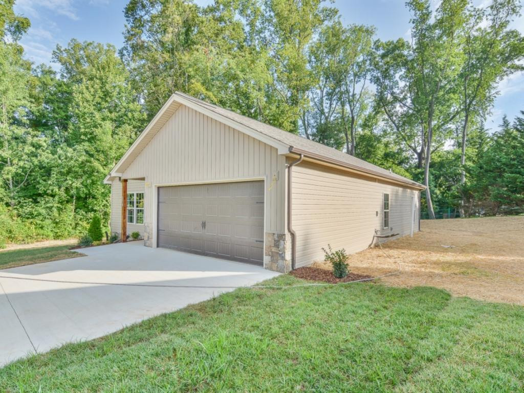 270 Ridge Pointe Johnson City, TN 37604 - Photo 4 of 32 Photo 4