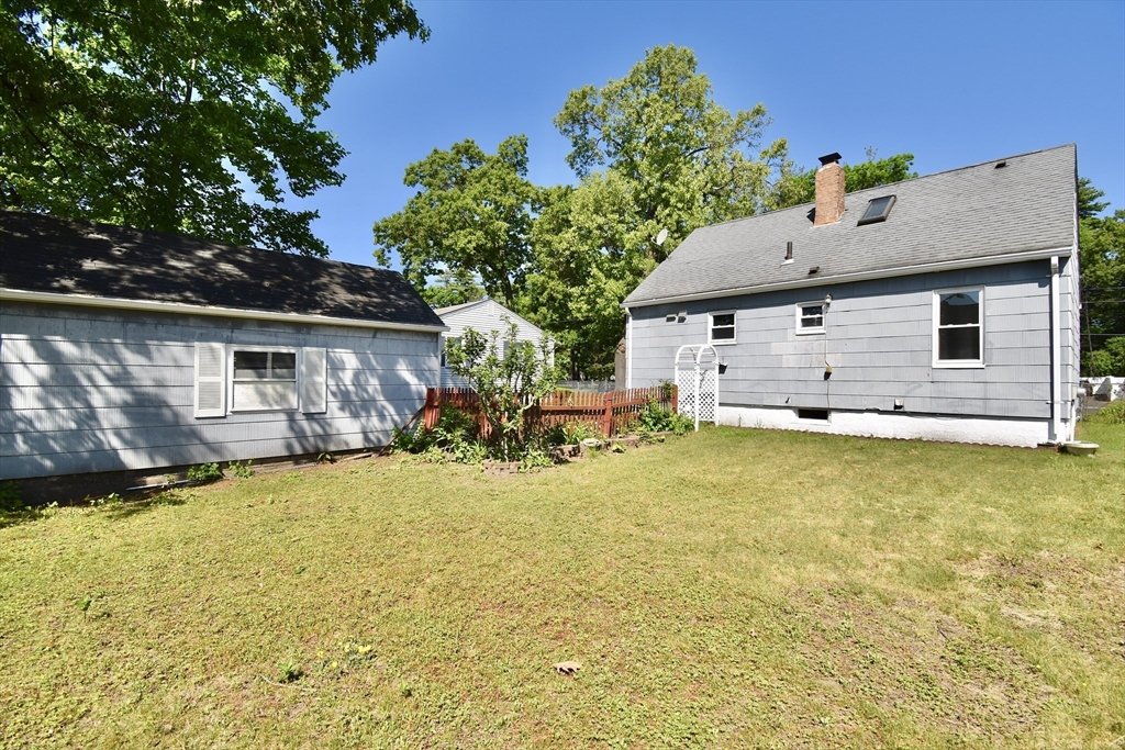 1211 Page Boulevard Springfield, MA 01104 - Photo 25 of 29 Gallery Image 25