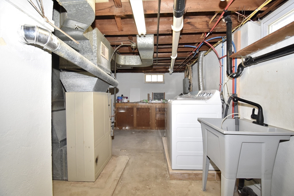 1211 Page Boulevard Springfield, MA 01104 - Photo 28 of 29 Gallery Image 28