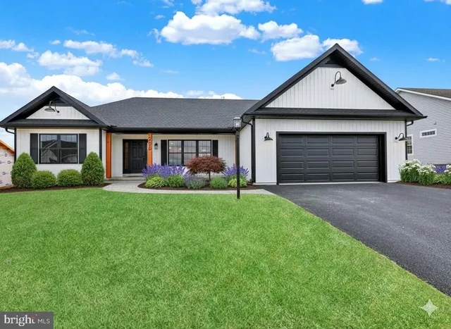 $433,800 | 13 Rolling Meadow Road, Lebanon, PA 17046