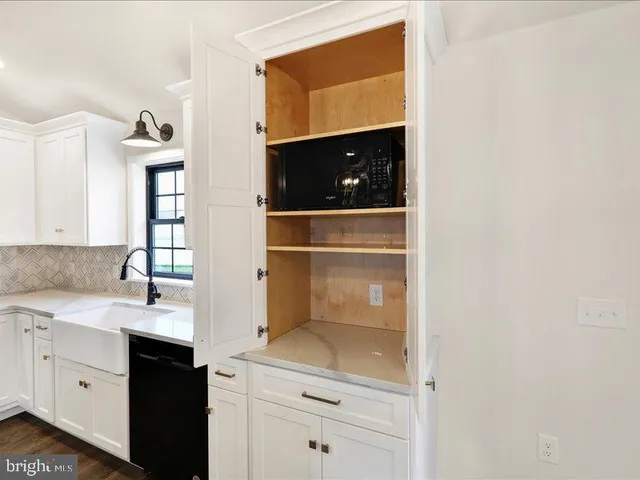 $433,800 | 13 Rolling Meadow Road, Lebanon, PA 17046