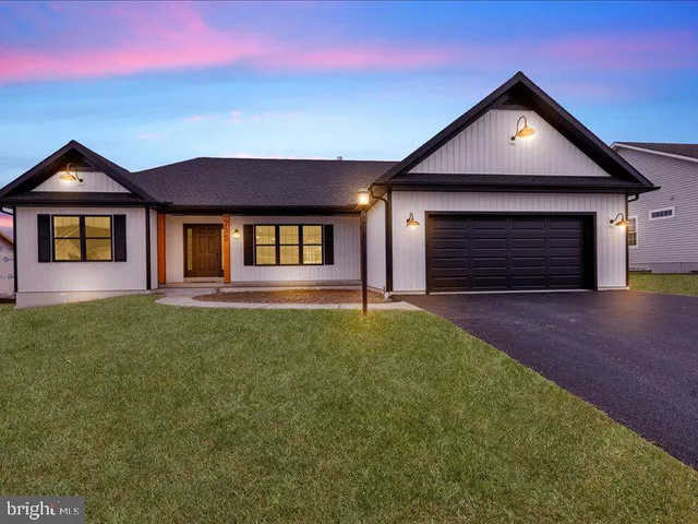 $433,800 | 13 Rolling Meadow Road, Lebanon, PA 17046