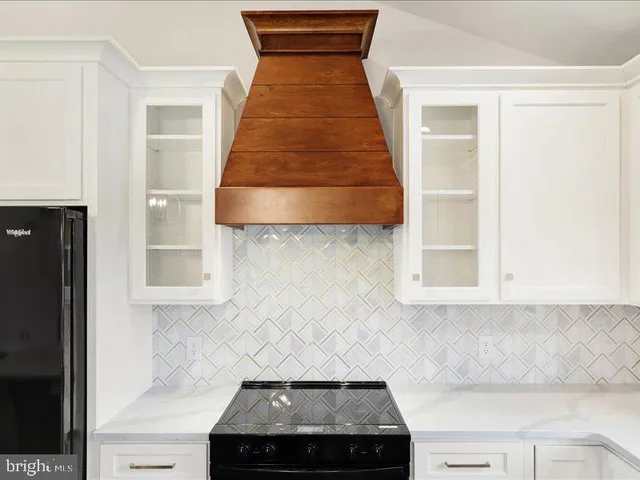 $433,800 | 13 Rolling Meadow Road, Lebanon, PA 17046