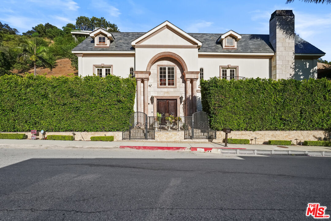 900 Chantilly Road Los Angeles, CA 90077 - Photo 40 of 46