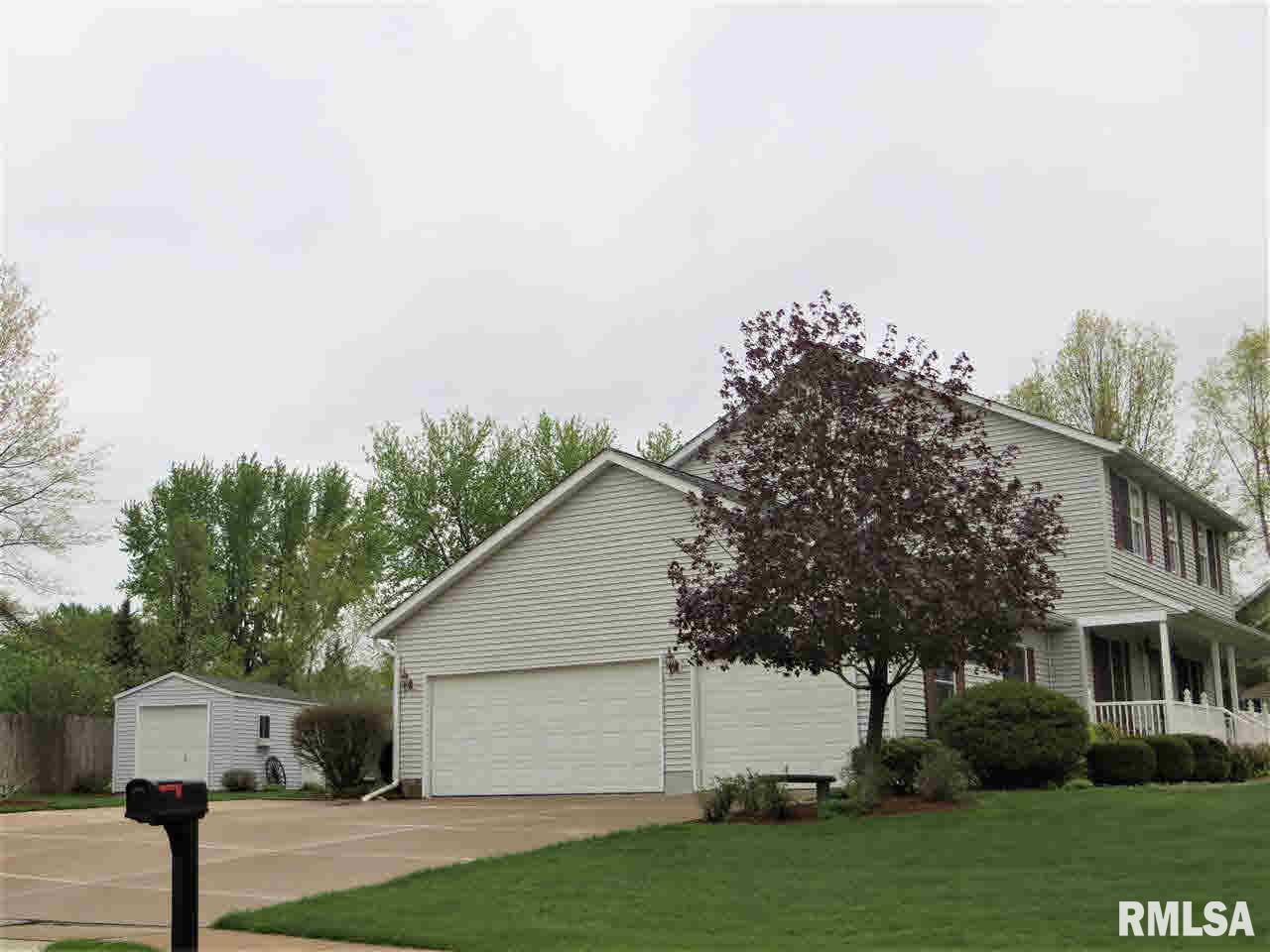 5961 Oakbrook Road Davenport, IA 52806 - Photo 2 of 24 Gallery Image 2
