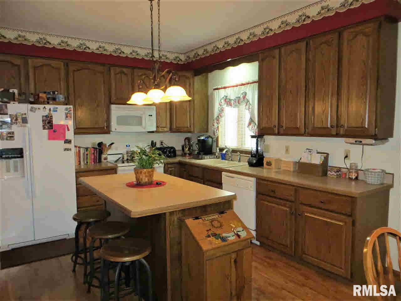 5961 Oakbrook Road Davenport, IA 52806 - Photo 8 of 24 Gallery Image 8