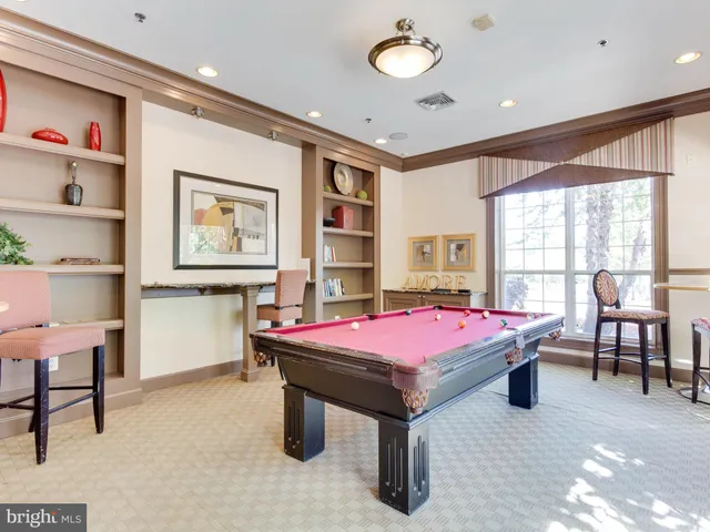 $1,950 | 4850 Eisenhower Avenue, Unit 121, Alexandria, VA 22304