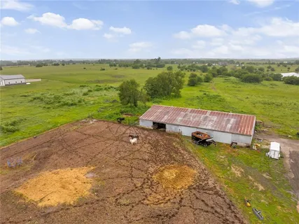$725,000 | 33253 Cedar Niles Road, Poala, KS 66071
