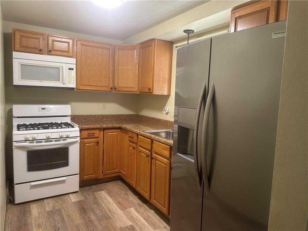 608 R Pennsylvania Avenue Irwin, PA 15642 - Photo 2 of 6 Gallery Image 2