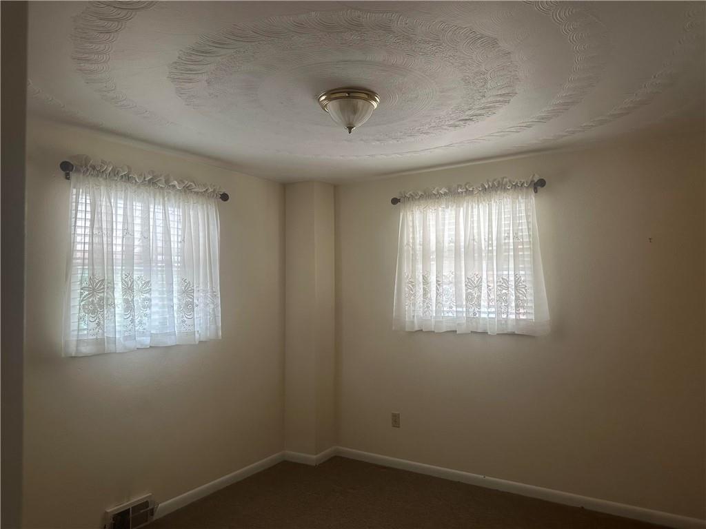 608 R Pennsylvania Avenue Irwin, PA 15642 - Photo 4 of 6 Gallery Image 4