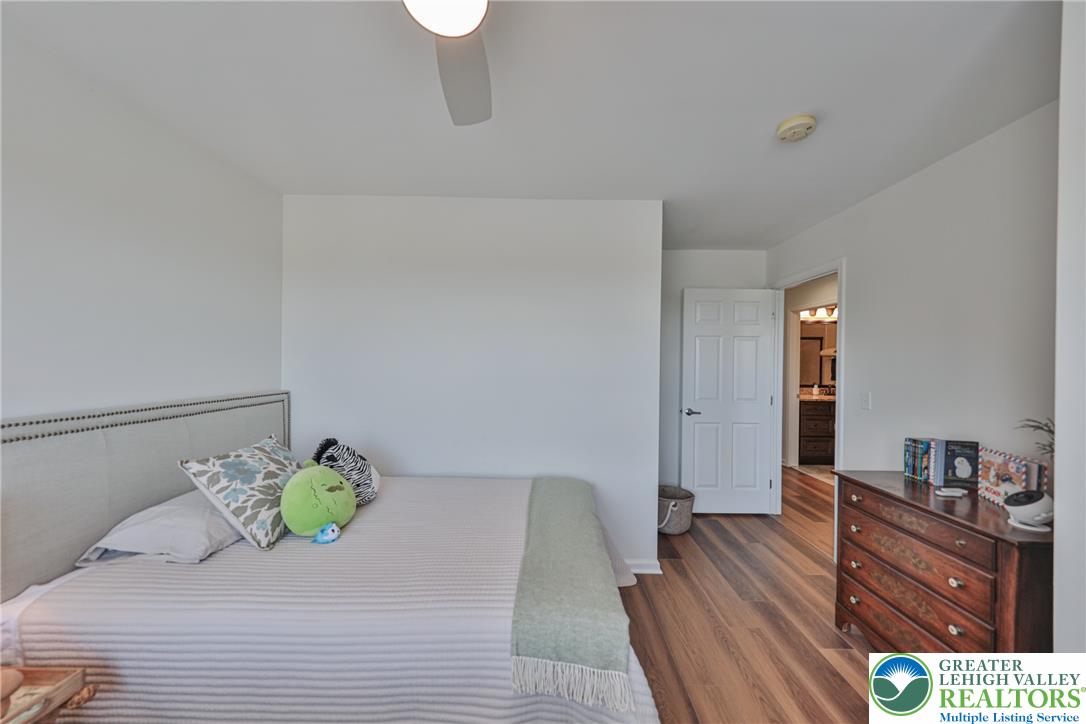 163 Muirfield Way Easton, PA 18042 - Photo 27 of 48 a bed room with a bed