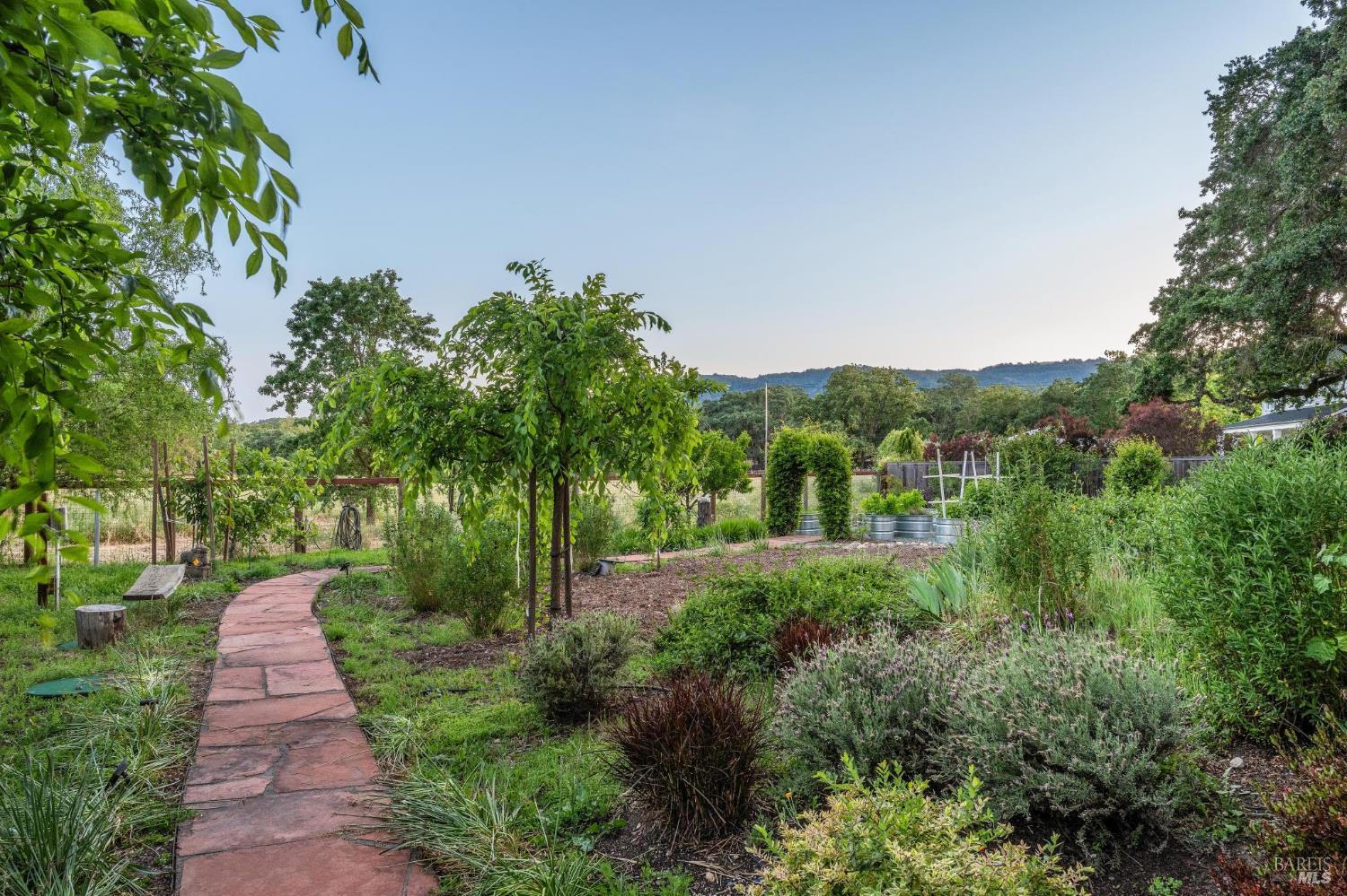180 W Trinity Road Glen Ellen, CA 95442 - Photo 35 of 43
