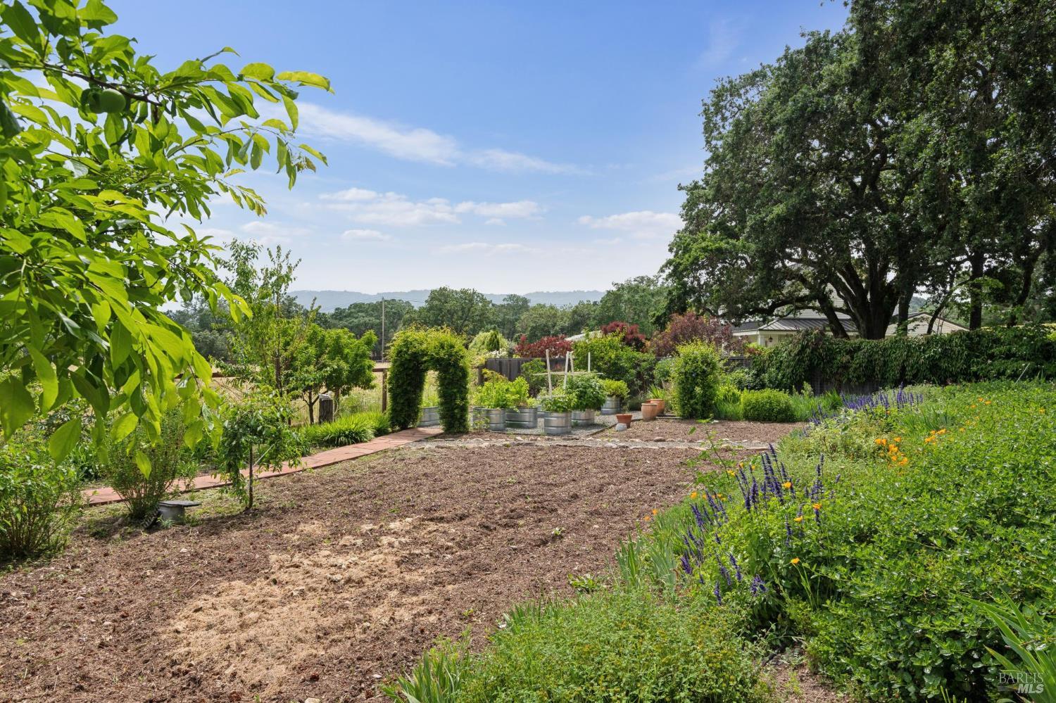 180 W Trinity Road Glen Ellen, CA 95442 - Photo 36 of 43