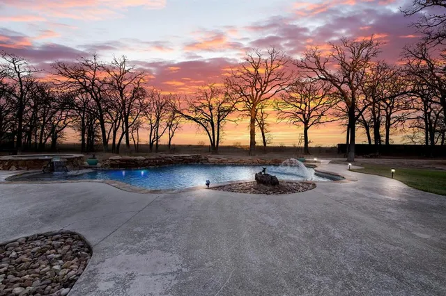 $849,900 | 102 County Road 424A, Lorena, TX 76655