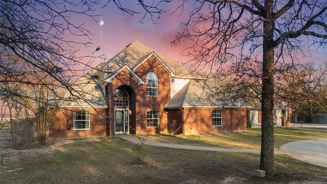 $849,900 | 102 County Road 424A, Lorena, TX 76655