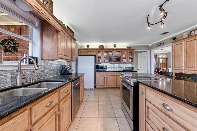 $849,900 | 102 County Road 424A, Lorena, TX 76655