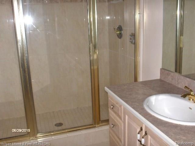 5772 Rochester Road Rochester, MI 48306 - Photo 12 of 14 10.JPG