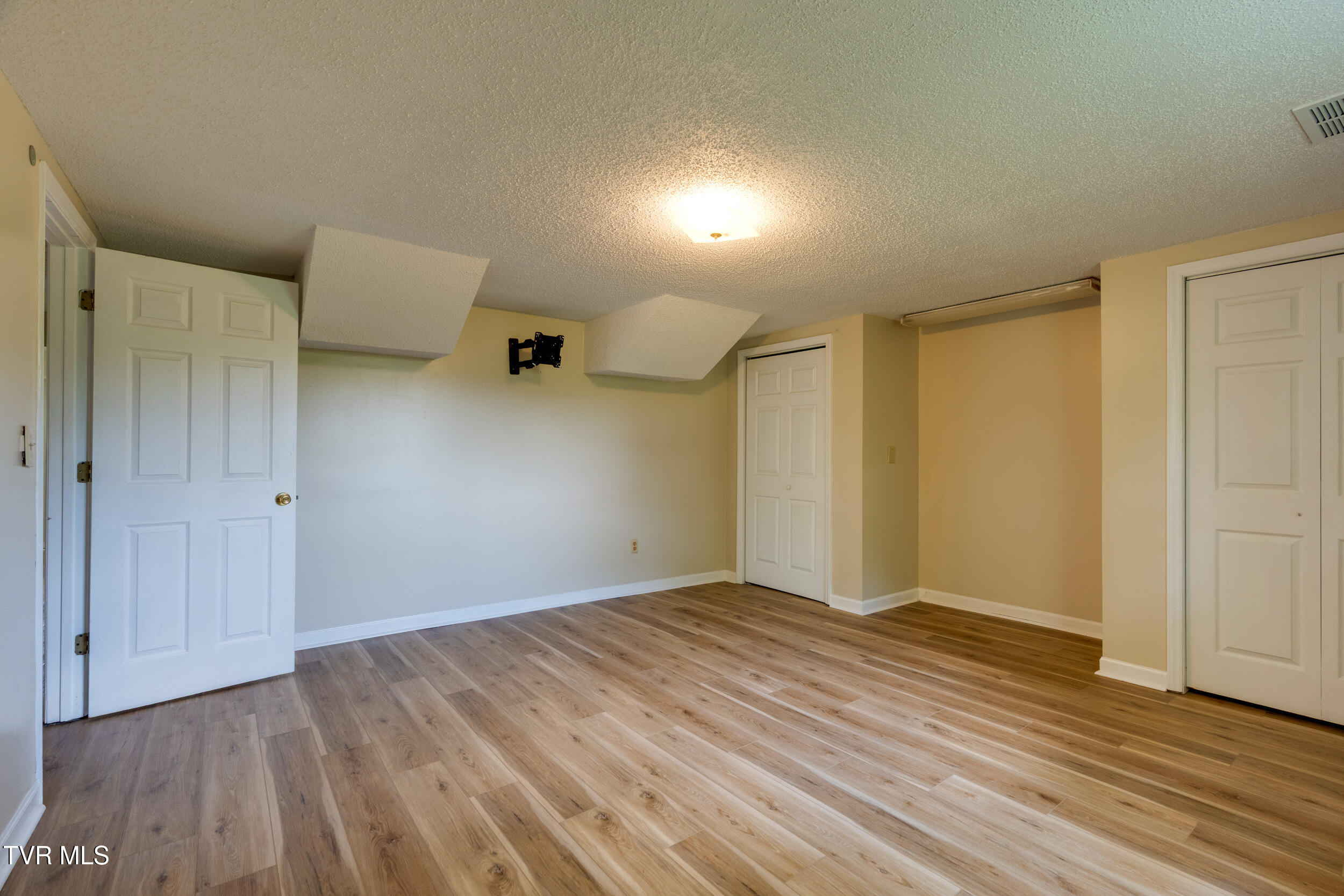208 Buffalo Road Bluff City, TN 37618 - Photo 16 of 90 016