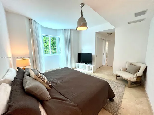 $37,500 | 50 South Pointe Drive, Unit TWN2, Miami Beach, FL 33139