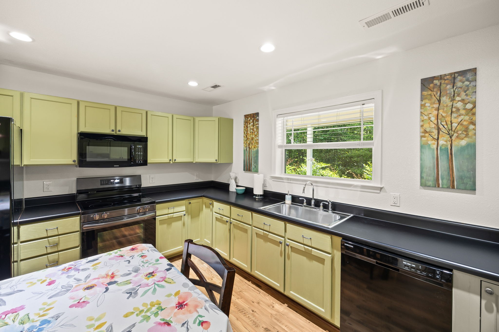 159 Honeysuckle Road Pikeville, TN 37367 - Photo 16 of 34