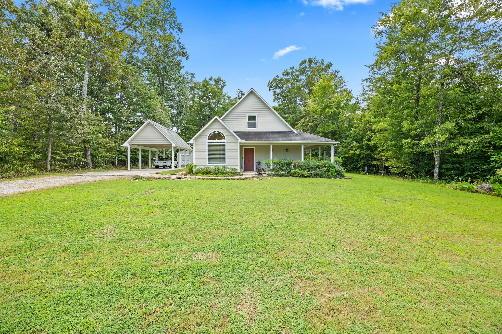 159 Honeysuckle Road Pikeville, TN 37367 - Photo 3 of 34