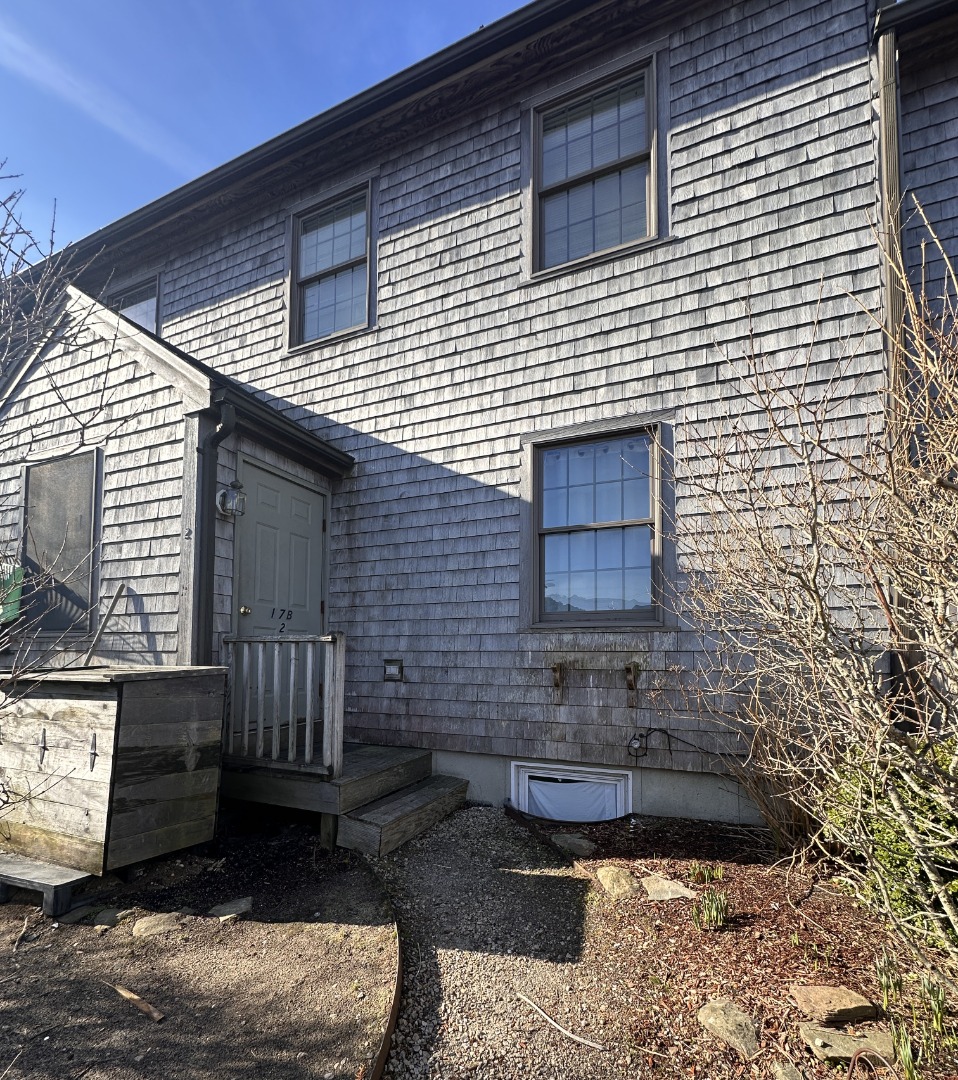 17 B Old South Road, Unit 2 Nantucket, MA 02554 - Photo 3 of 15 Gallery Image 3