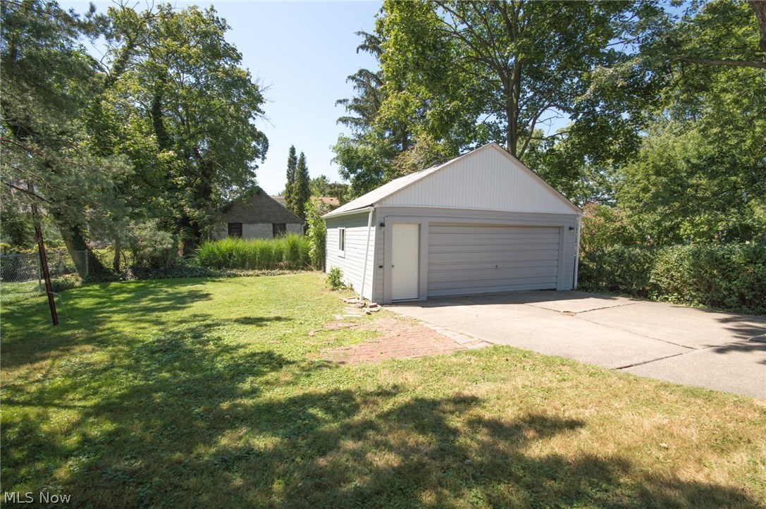 1144 Churchill Road Lyndhurst, OH 44124 - Photo 33 of 35