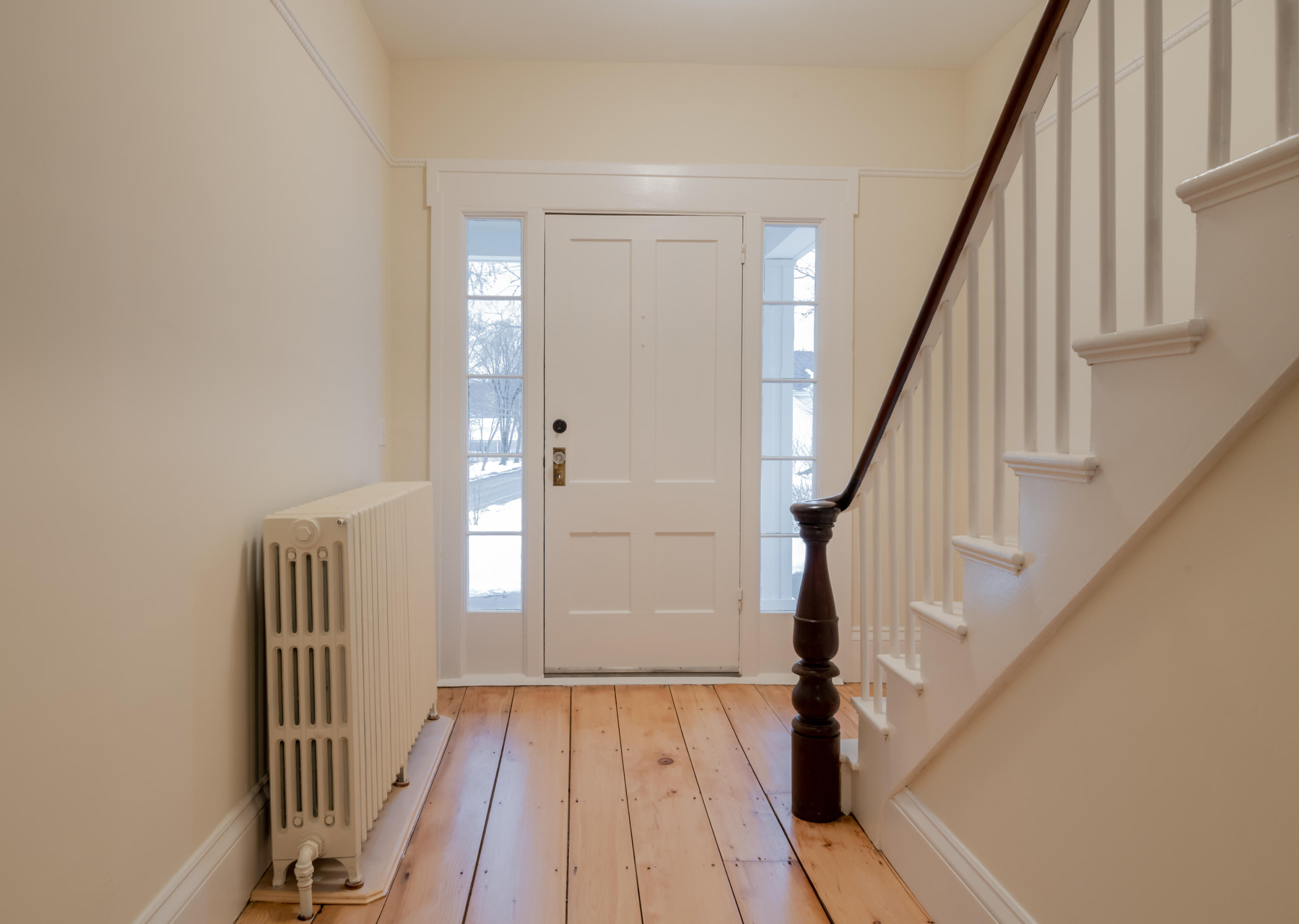 109 Oak Street Bath, ME 04530 - Photo 4 of 51 Entry