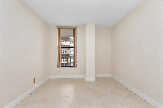 $3,200 | 1440 Brickell Bay Drive, Unit 705, Miami, FL 33131