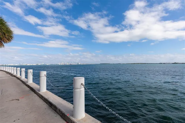 $3,200 | 1440 Brickell Bay Drive, Unit 705, Miami, FL 33131