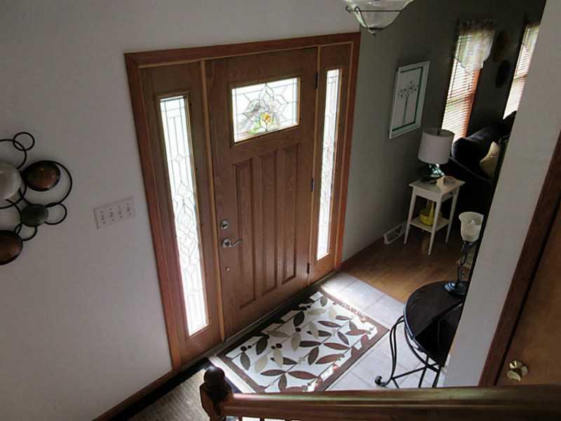 650 Glade Run Road Kittanning, PA 16201 - Photo 3 of 18 Entry/Foyer.