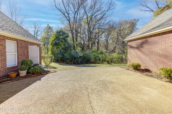 $449,000 | 103 Carlton Pl Drive, Vicksburg, MS 39180