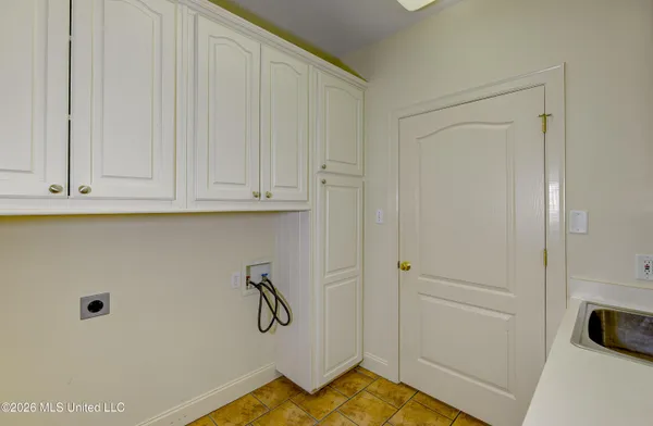 $449,000 | 103 Carlton Pl Drive, Vicksburg, MS 39180