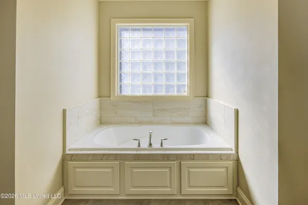 $449,000 | 103 Carlton Pl Drive, Vicksburg, MS 39180