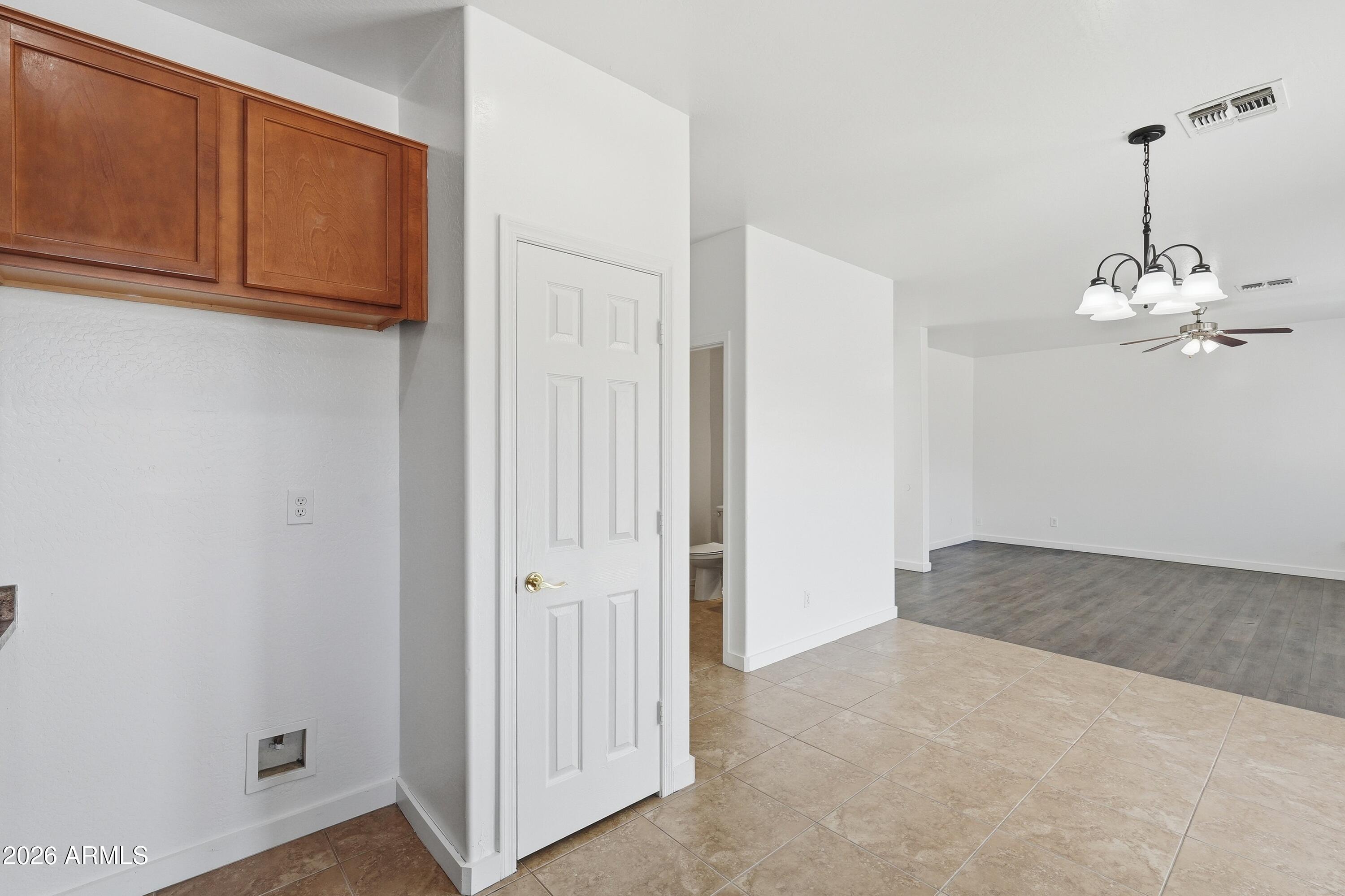 7425 West Crown King Road Phoenix, AZ 85043 - Photo 6 of 35 Gallery Image 6