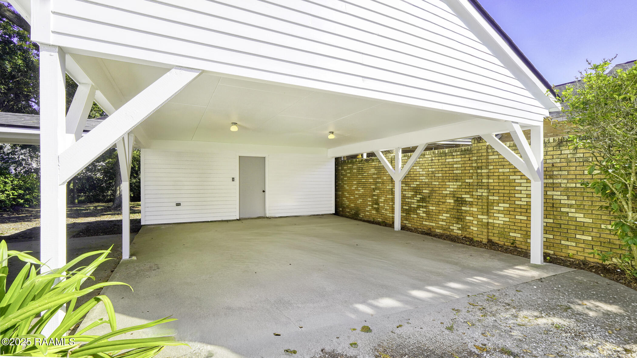 207 Church Avenue Kaplan, LA 70548 - Photo 16 of 16 Carport _Storage