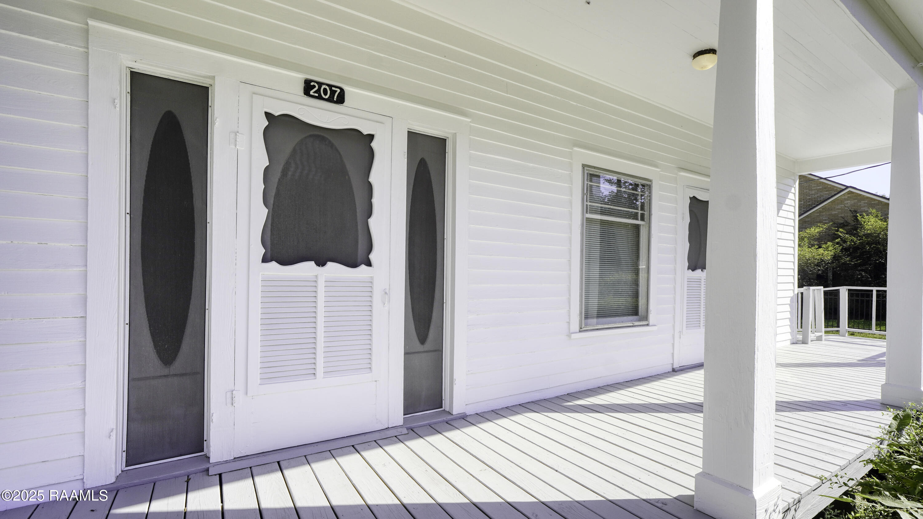 207 Church Avenue Kaplan, LA 70548 - Photo 2 of 16 Front Porch