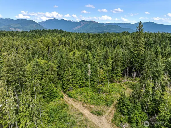 $300,000 | 1 Andy Rogers Place Northwest, Seabeck, WA 98380