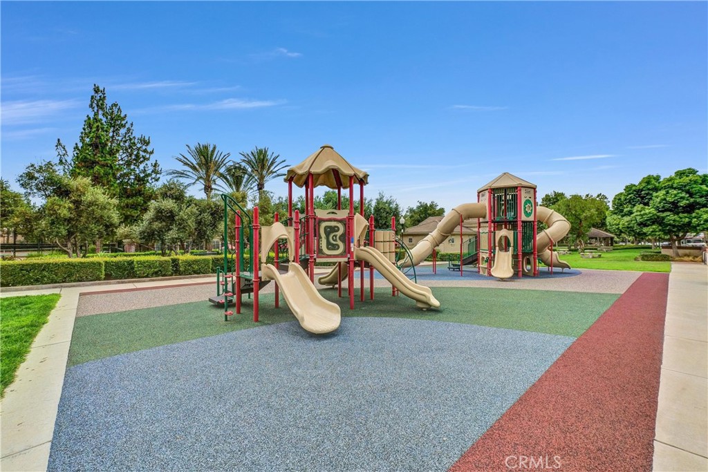 5584 Kate Way, Unit 10 Fontana, CA 92336 - Photo 32 of 42