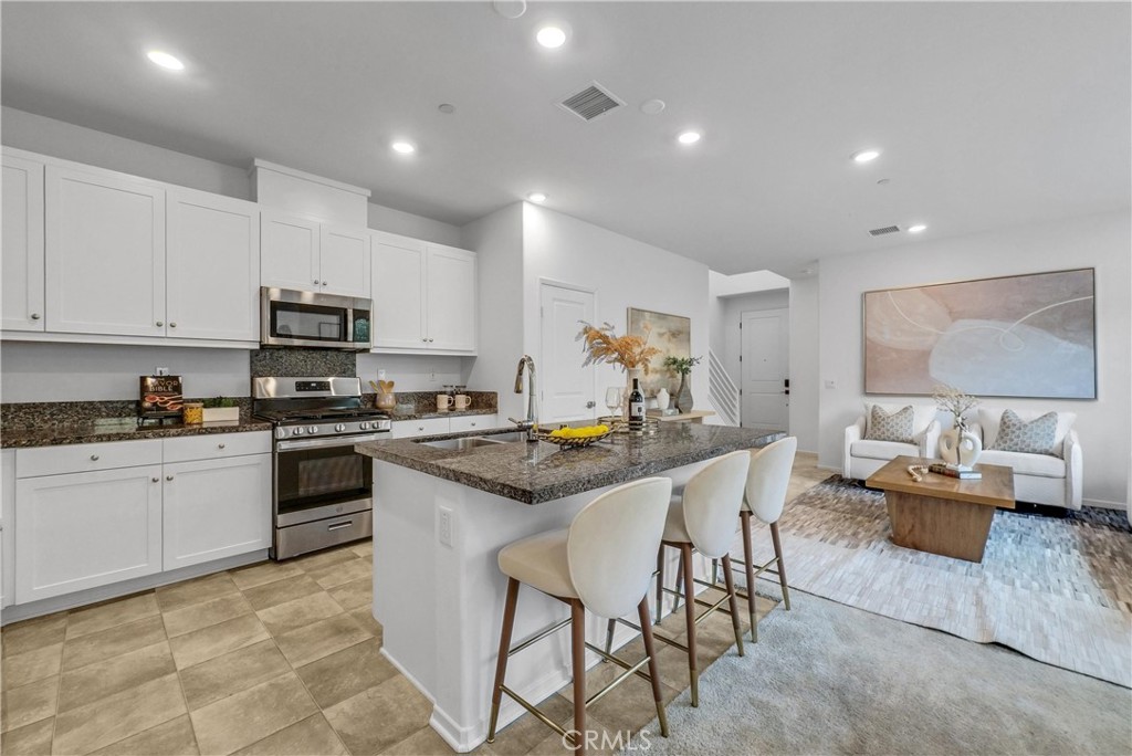 5584 Kate Way, Unit 10 Fontana, CA 92336 - Photo 5 of 42