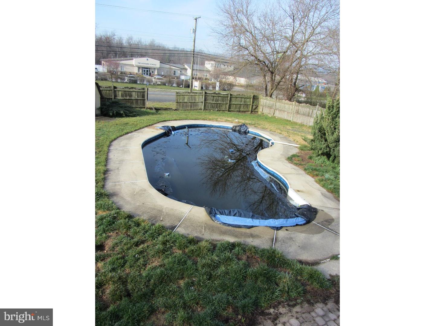 31 Briar Creek Road Sicklerville, NJ 08081 - Photo 14 of 17 Pool